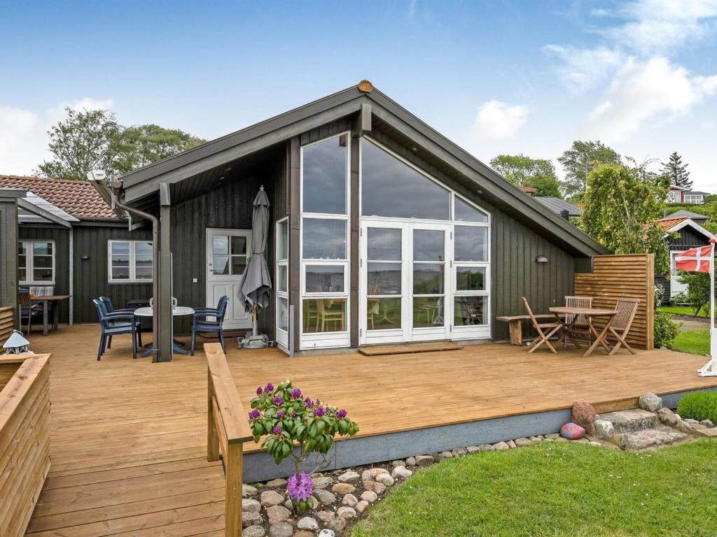 Holiday Home Tilia - 15m from the sea in Funen by Interhome photo 2