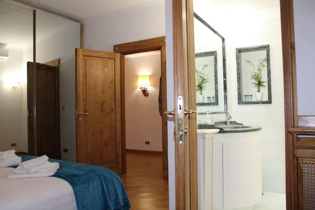 Blue Navona Two Bedroom Apartment - Tap to explore photos