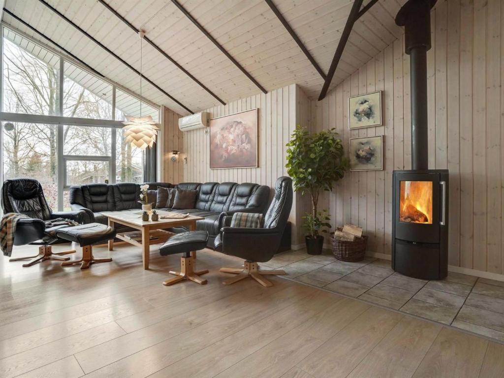 Holiday Home Chiuvana - 30km from the sea in Western Jutland by Interhome photo 3