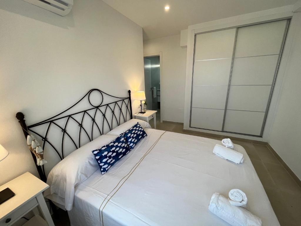 Nerja Paradise Rentals - Morasol Apt 7 - Tap to explore photos