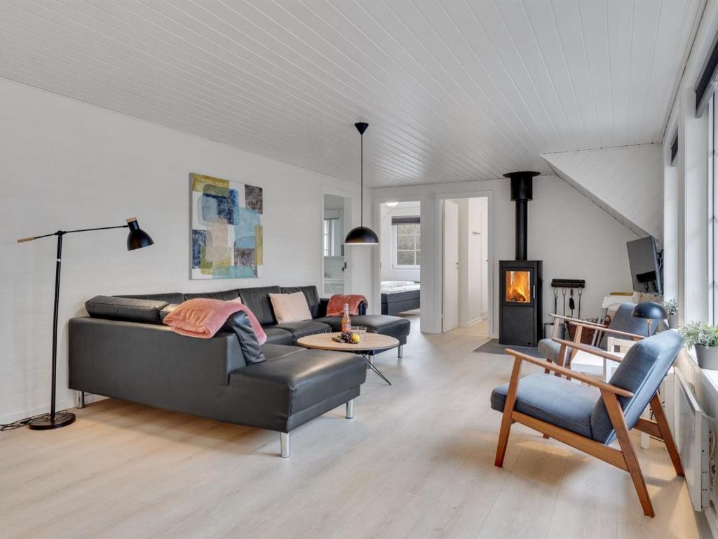Holiday Home Tyge - 10km from the sea in Western Jutland by Interhome photo 3