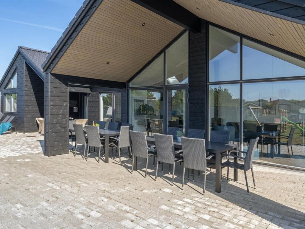Holiday Home Uthwagin - 850m from the sea in Western Jutland by Interhome photo 1