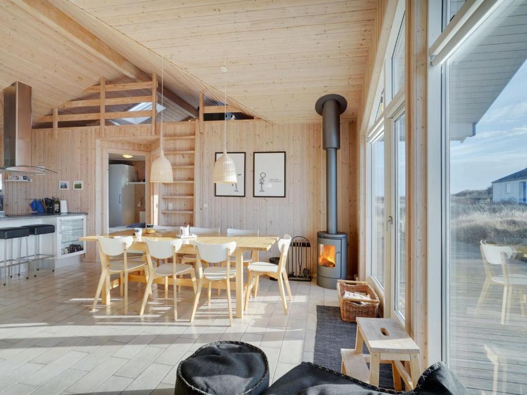 Holiday Home Tecumseh - 150m from the sea in NW Jutland by Interhome photo 3