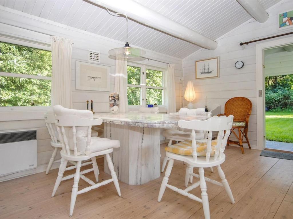 Holiday Home Elik - 6km from the sea in NW Jutland by Interhome photo 3