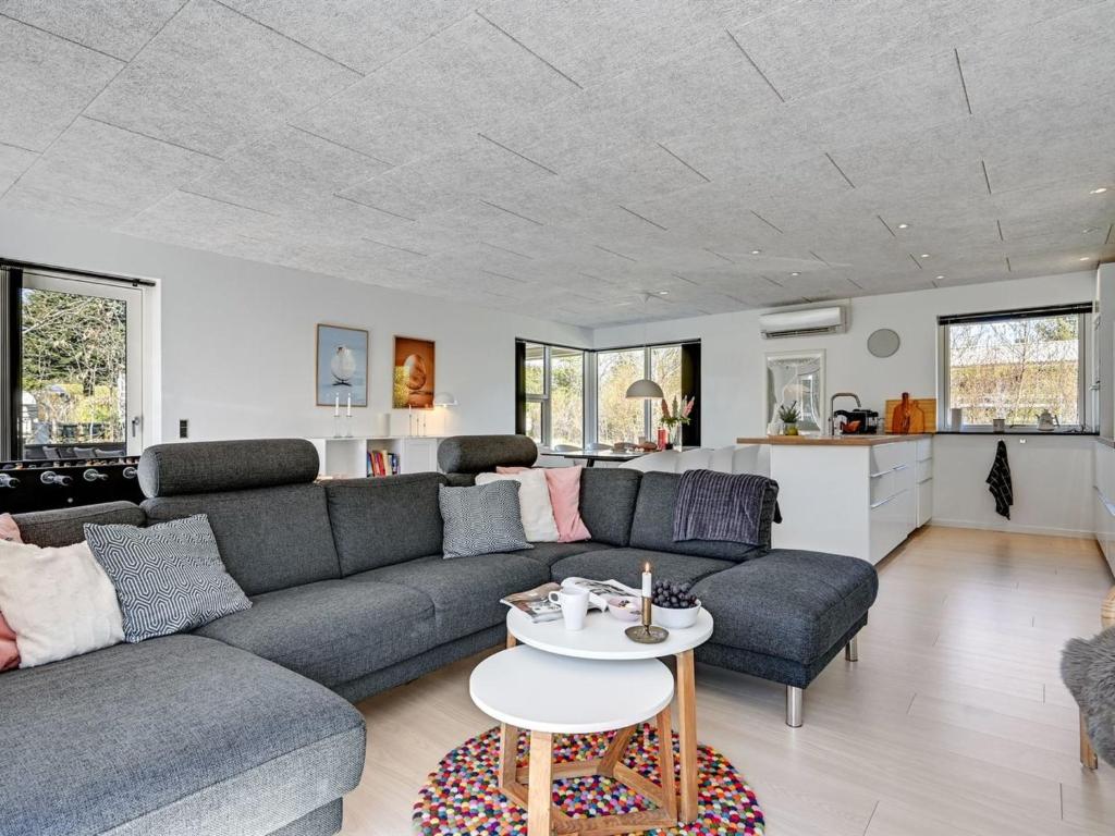 Holiday Home Alisa - 6-7km from the sea in Djursland and Mols by Interhome photo 1