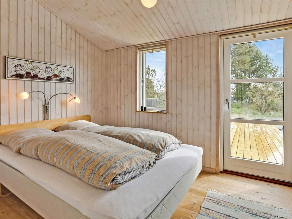 Holiday Home Barthi - 1-6km from the sea in NW Jutland by Interhome photo 4