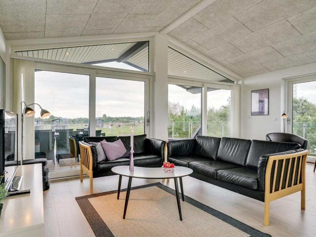 Holiday Home Anabel - 500m from the sea in NE Jutland by Interhome photo 3