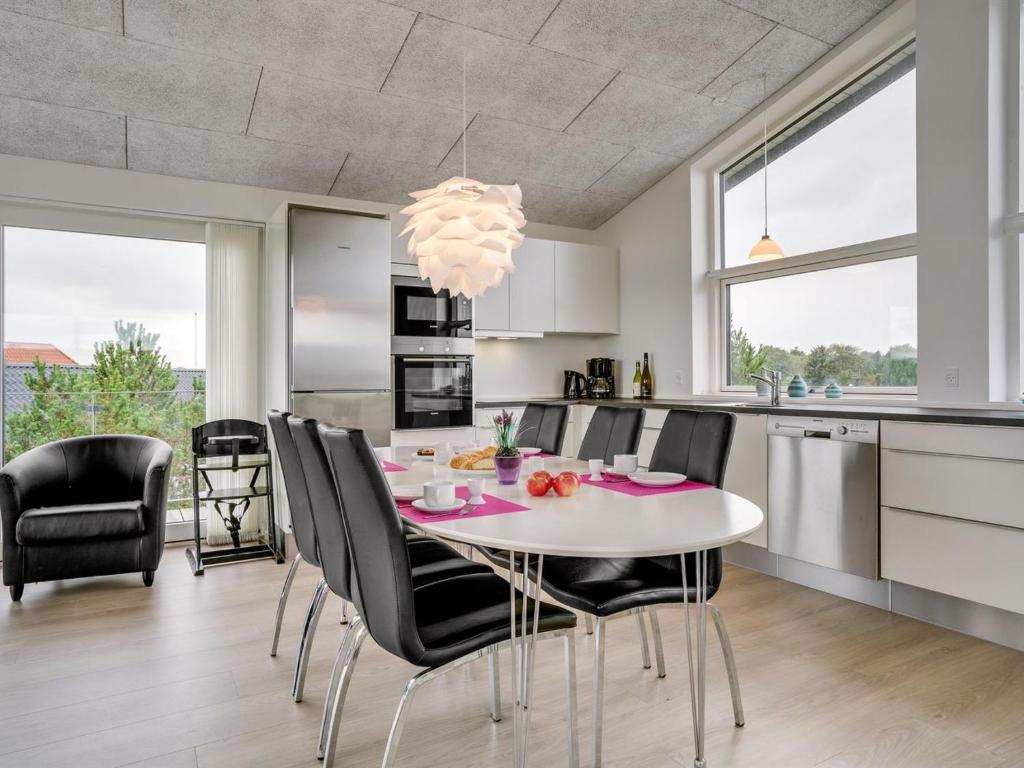 Holiday Home Anabel - 500m from the sea in NE Jutland by Interhome photo 4