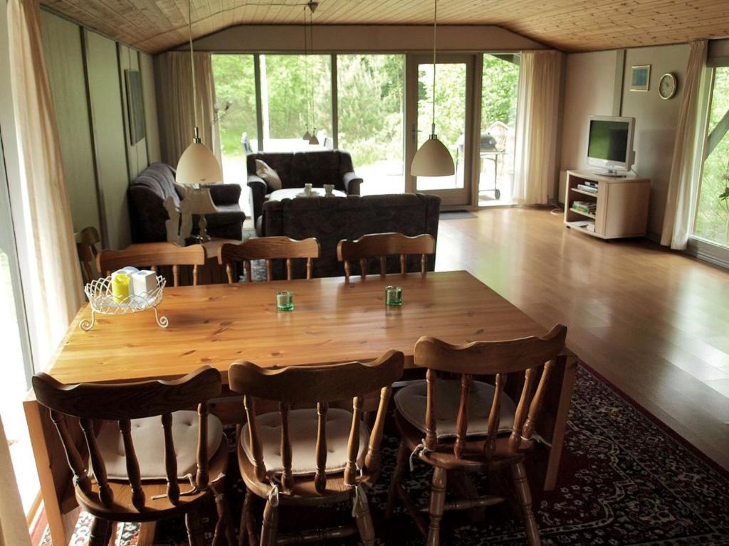 Holiday Home Jahn - 2km from the sea in NW Jutland by Interhome photo 4