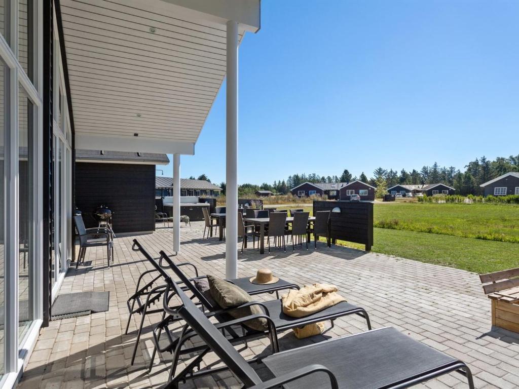 Holiday Home Fee - 350m from the sea in NE Jutland by Interhome photo 3