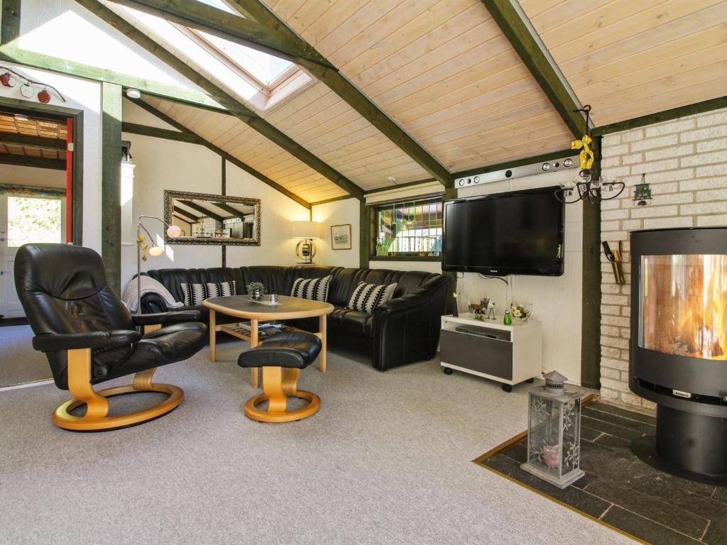 Holiday Home Aurore - 1-1km from the sea in NW Jutland by Interhome photo 1