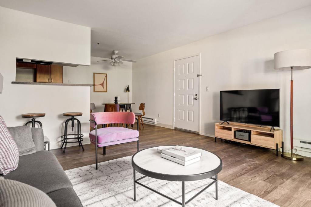 Mountain View 1BR w Pool Gym SFO-1084 photo 2