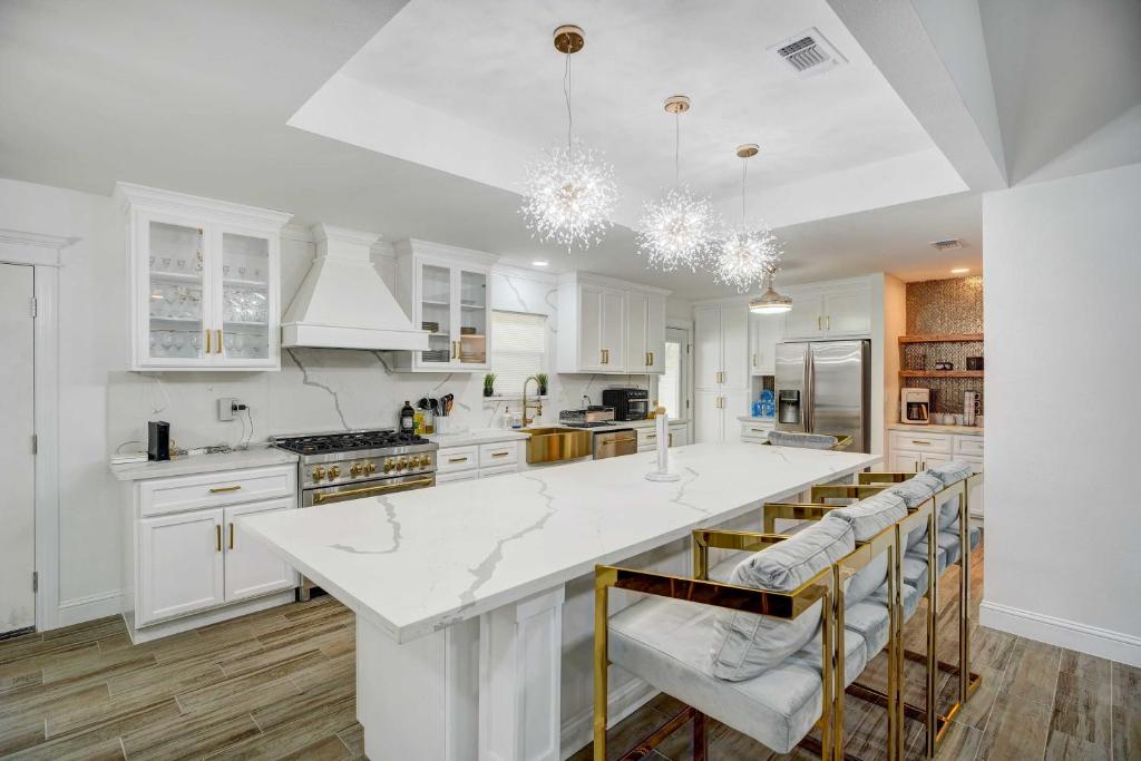 Centrally Located Eagle Pass Home with Pool! photo 2
