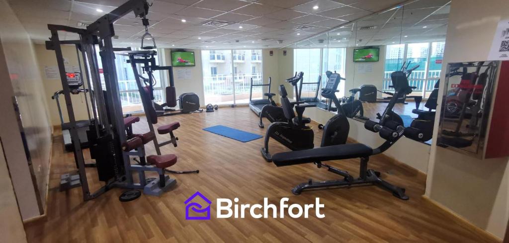 Birchfort - Newly Renovated Huge 2 bedroom apartment photo 2