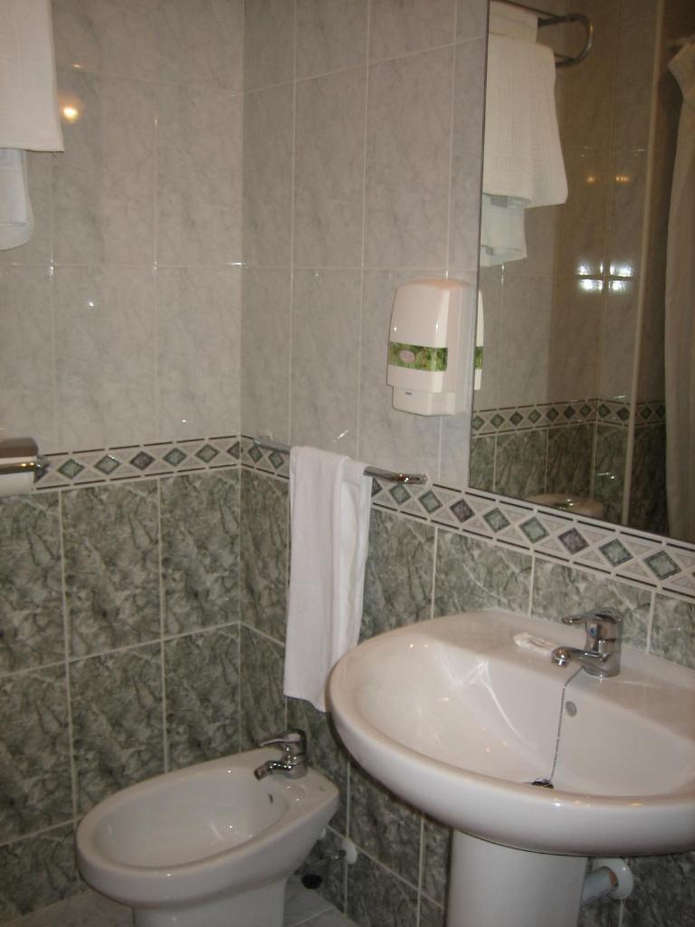 Hostal Madruga photo 4