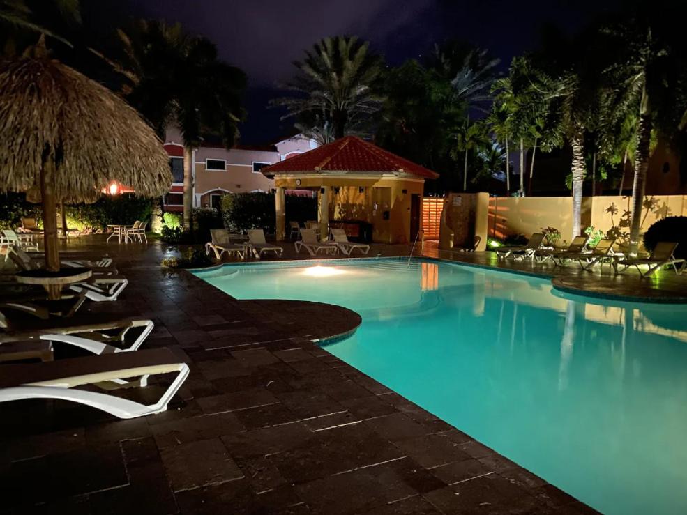 Luxury Condo In Gold Coast 3 Pools Club House Gym photo 4