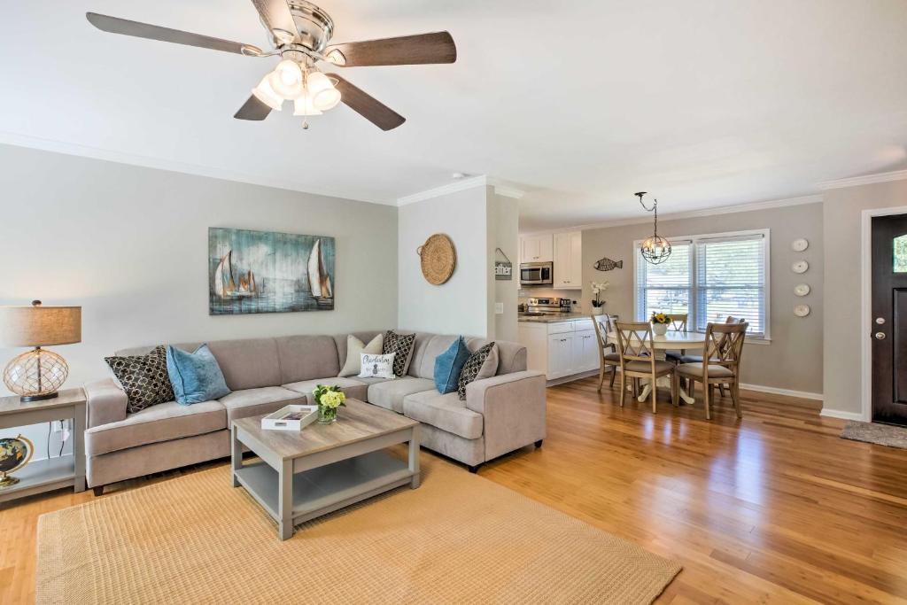 Modern Southern Comforts Home Near Charleston photo 4