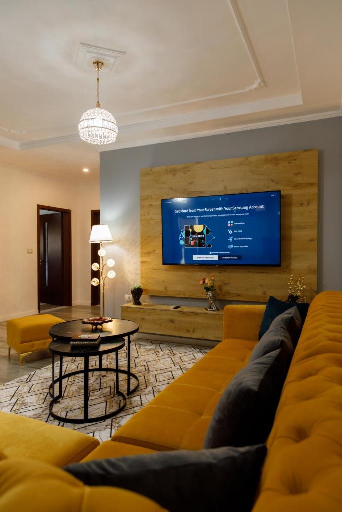 The Luxe Apartments photo 4