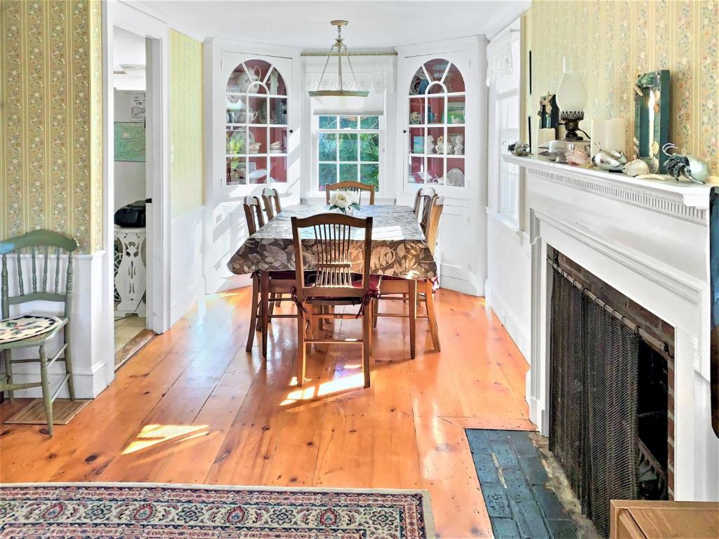 13 Lincoln Village Harwich Port Cape Cod - - Cap'n Eri photo 3