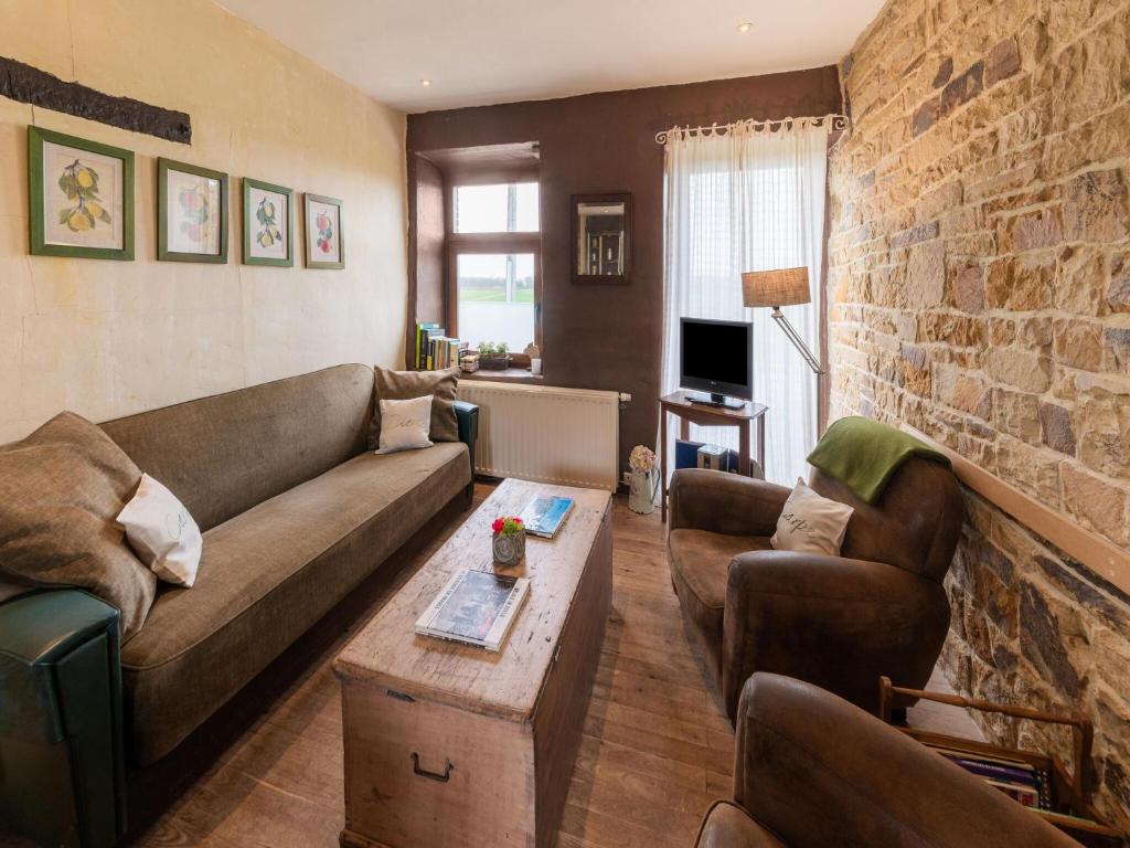 Beautiful holiday home in Tinlot with garden