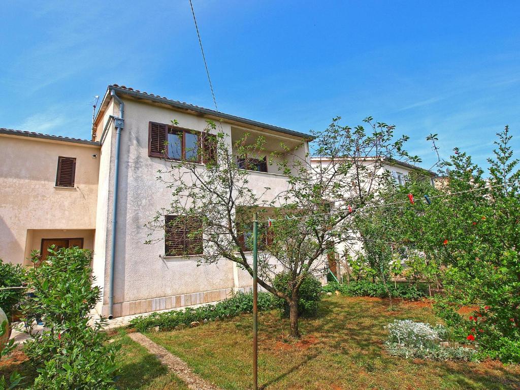 Apartments with a parking space Valbandon, Fazana - 20706 photo 1
