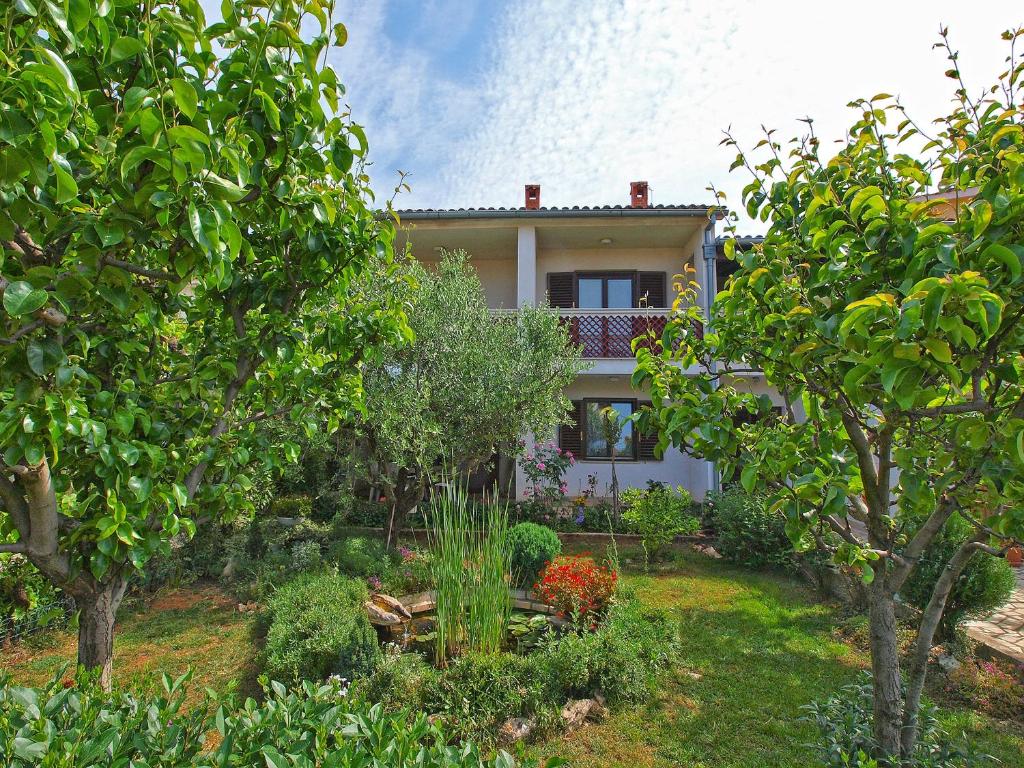 Apartments with a parking space Valbandon, Fazana - 20706