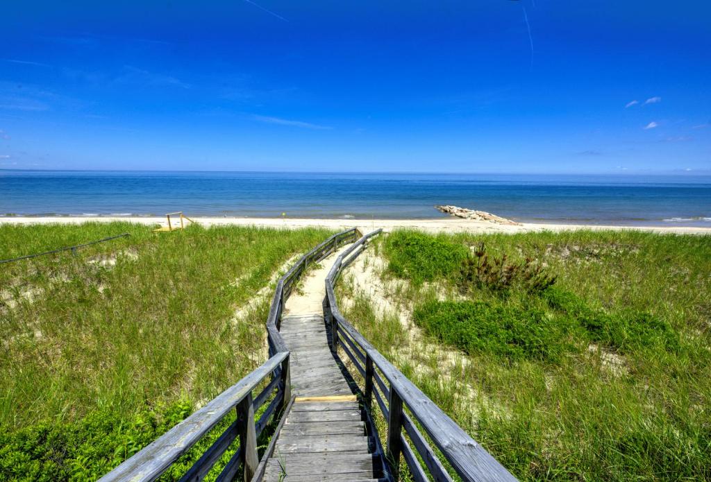 87 North Shore Boulevard East Sandwich - Cape Cod photo 1