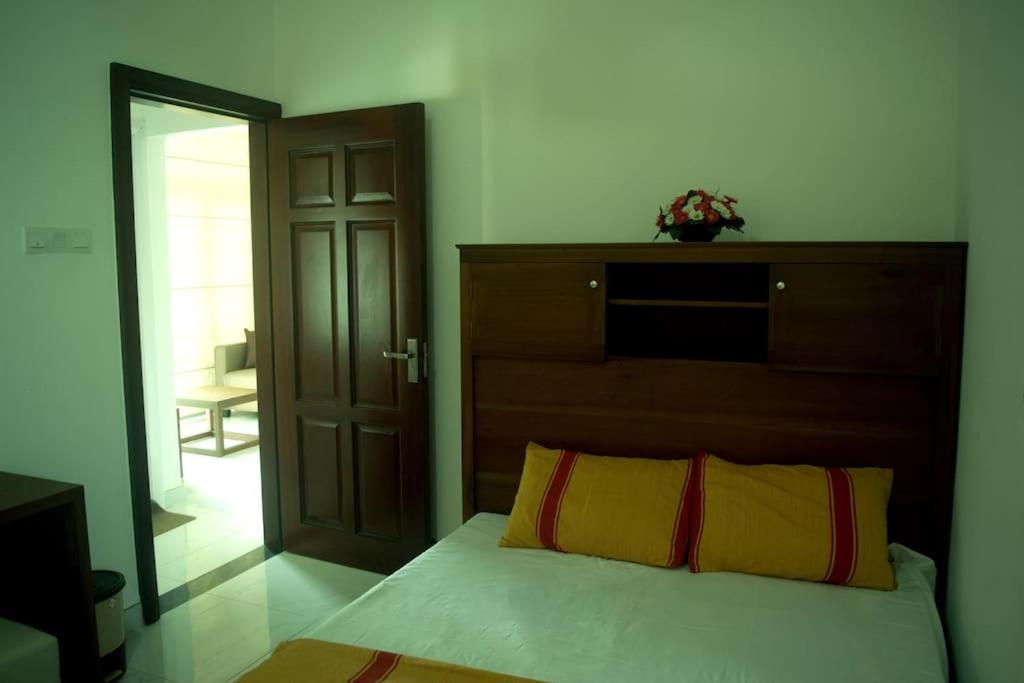 2 AC Bed Rooms apartment at Mount Lavinia beach