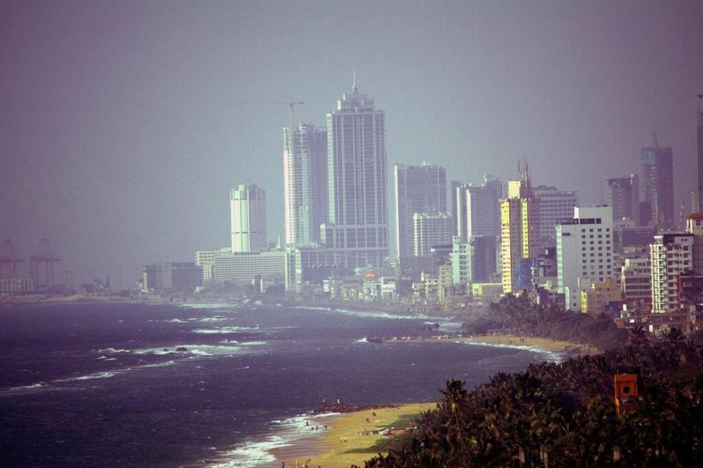 2 AC Bed Rooms apartment at Mount Lavinia beach photo 4