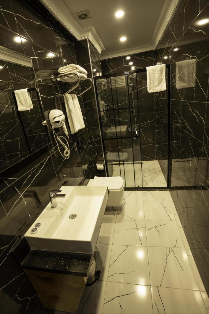 Express Plus Hotel Room Type - Deluxe Double Room