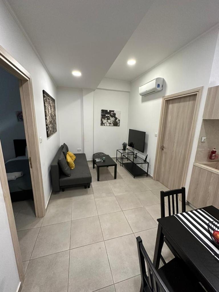 Modern City Center Apartment Saripolou 2 photo 3