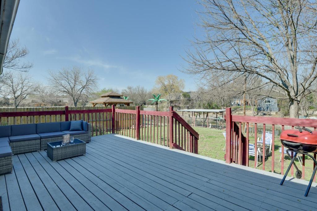 Waterfront Granbury Home Easy Lake Access! photo 2