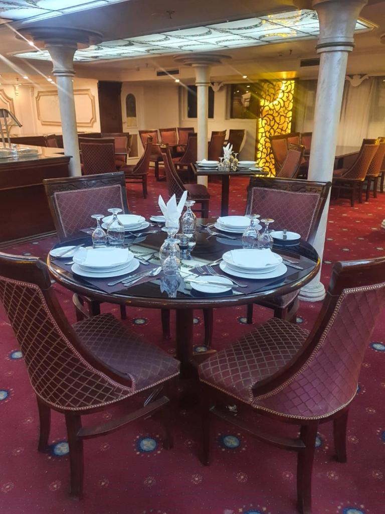 Cleopatra Nile 5 Star Trek Cruise every Friday from Aswan for 3 Nights Every Monday from Luxor 4 Nights photo 3