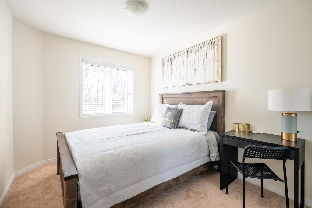 New 3BR Townhouse, Minutes to Niagara Falls and Brock University by GLOBALSTAY photo 3
