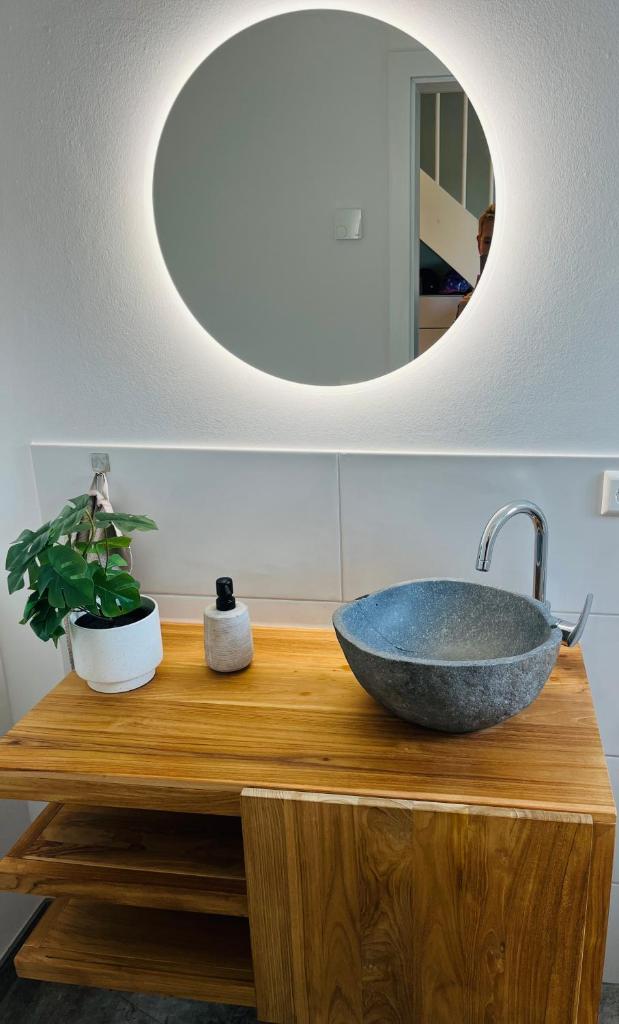 Wasserspaß pur - Luxus Ferienhaus bei Berlin, direkt am Wasser, inkl SUPs und Schlauchboot! photo 4