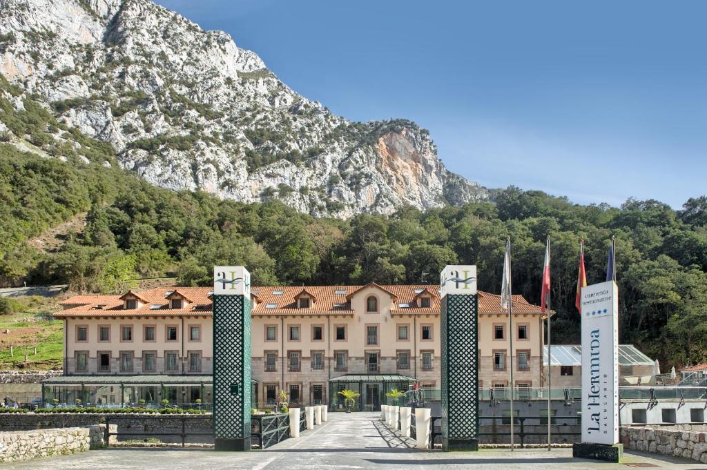 Hotel Balneario La Hermida photo 3