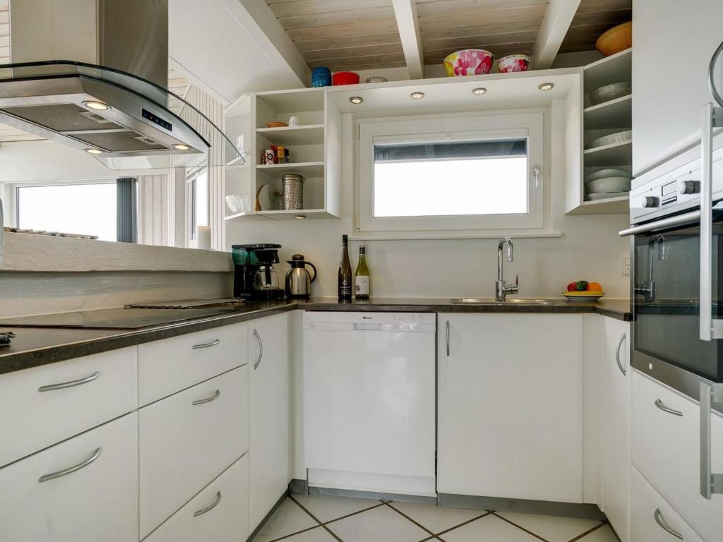 Holiday Home Anika - 250m from the sea in NW Jutland by Interhome photo 4