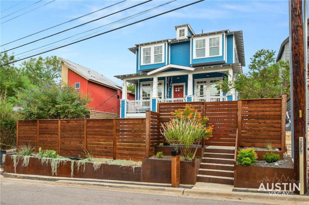 Impressive East Austin Gem Home That Has it All photo 3