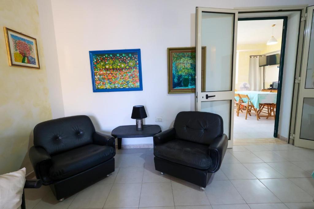 2 bedrooms appartement at Torre Pali 400 m away from the beach with furnished terrace photo 4
