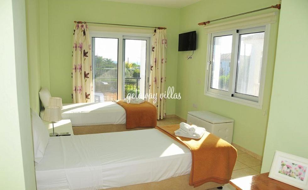 LULA VILLA photo 4