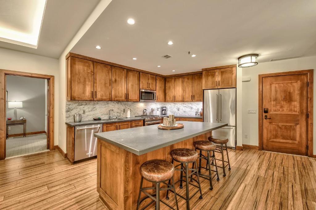 Steps From Heavenly Village & Gondola-Luxury 3Br Residence Condo photo 4