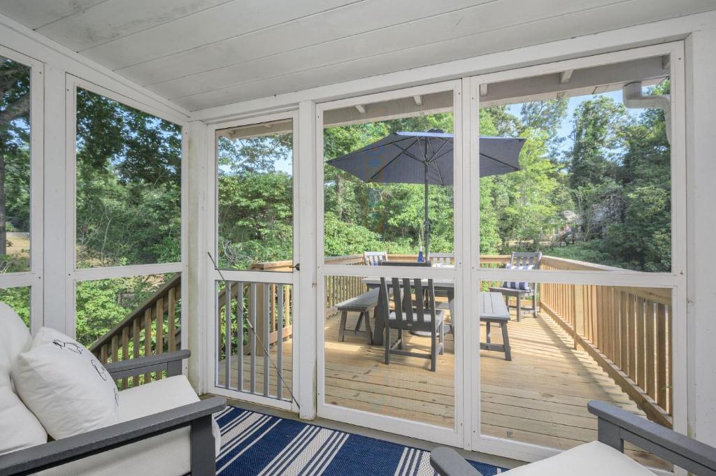 31 Bayview Street Chatham Cape Cod- -The Way Home photo 1