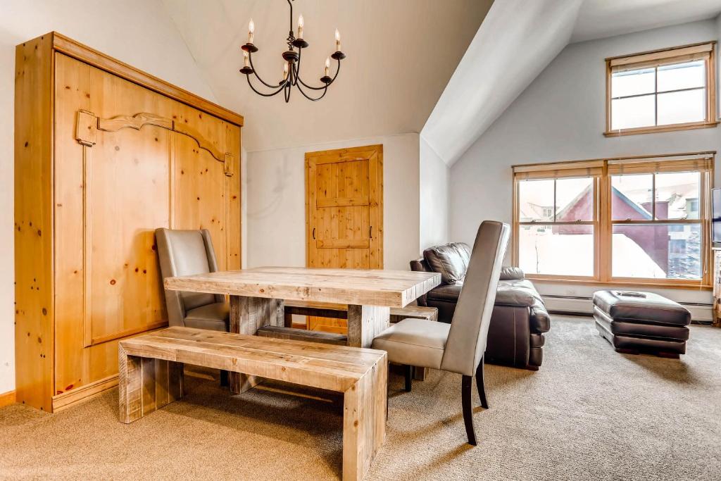 Jackpine 8023 photo 3