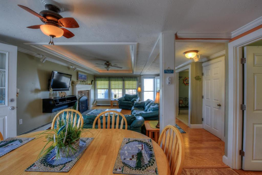 189 B North Shore Boulevard East Sandwich - Cape Cod photo 2