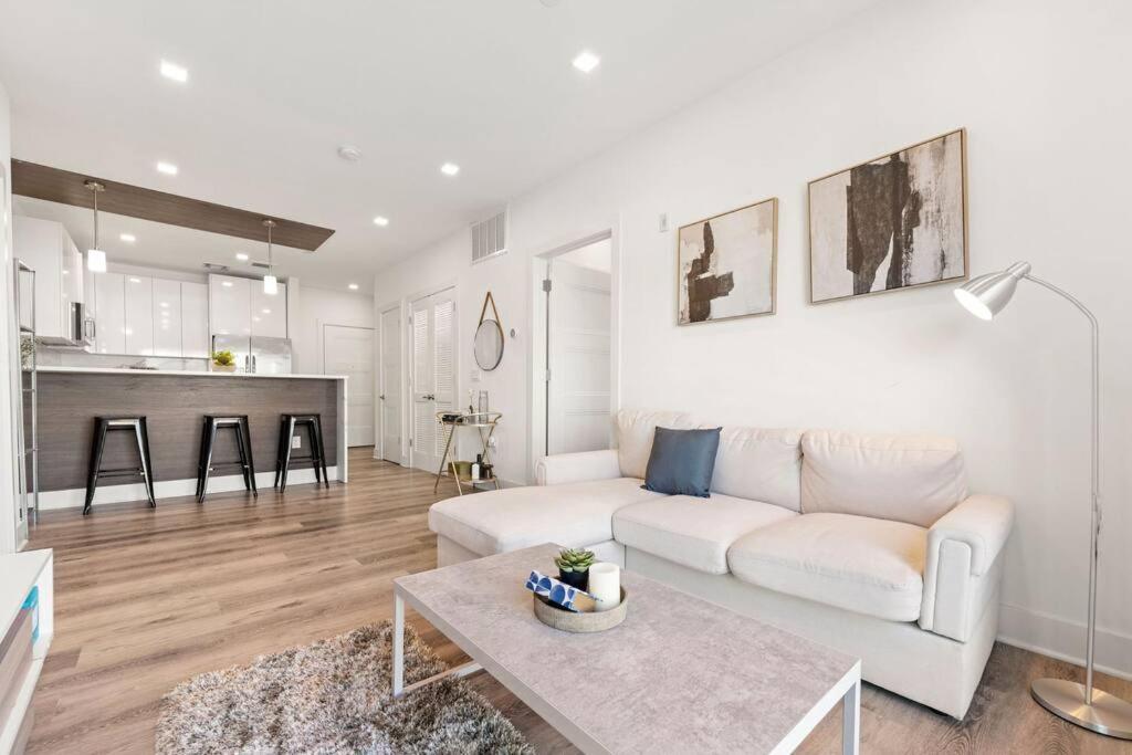 Entire Apt/2bd 2bth/Amer. Dream Mall/Nyc/EWR Airpt image