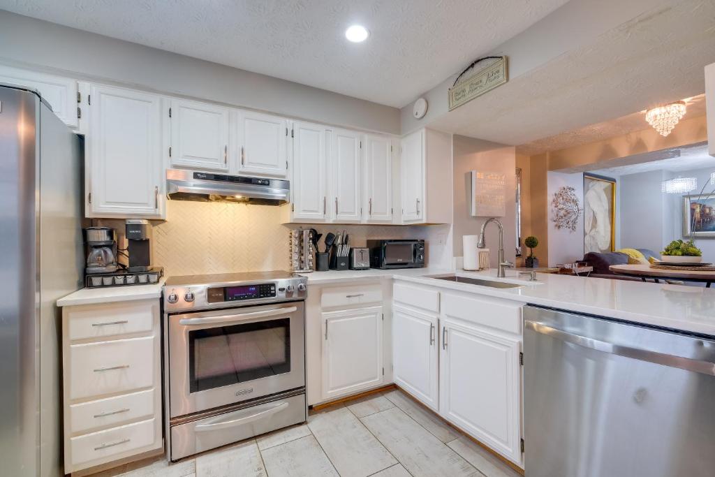 Quaint Arlington Vacation Rental with Patio! photo 2