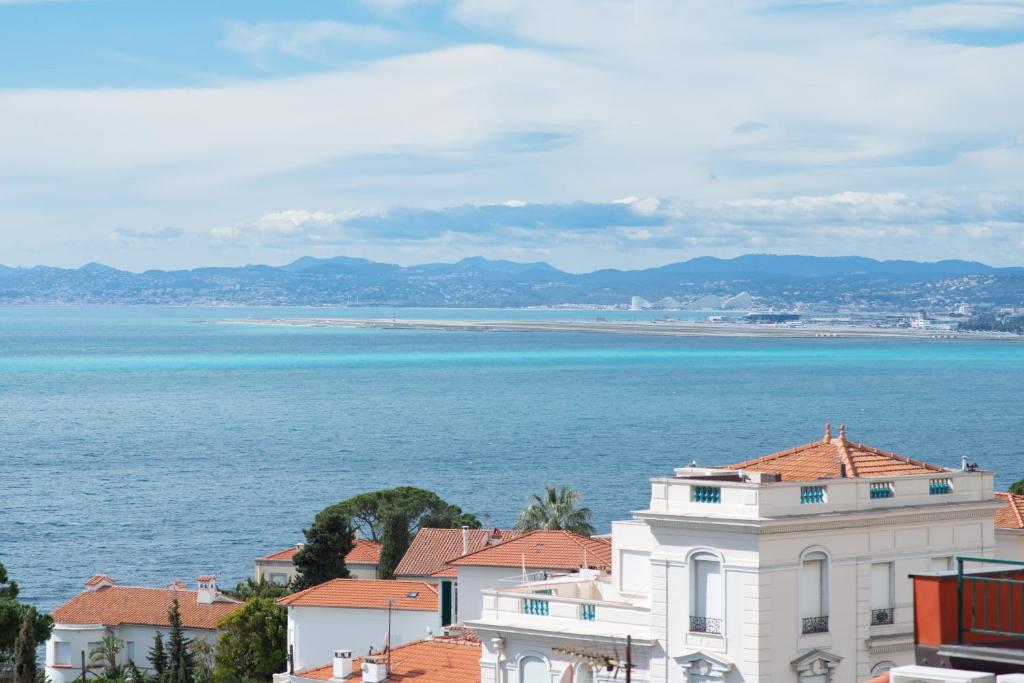 PRESTIGE Mont Boron -Terrace -Sea View -2BR photo 1