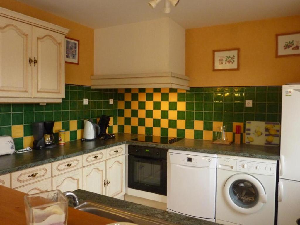 Gîte La Chapelle-Saint-Martin-en-Plaine, 4 pièces, 7 personnes - FR-1-491-55 photo 3