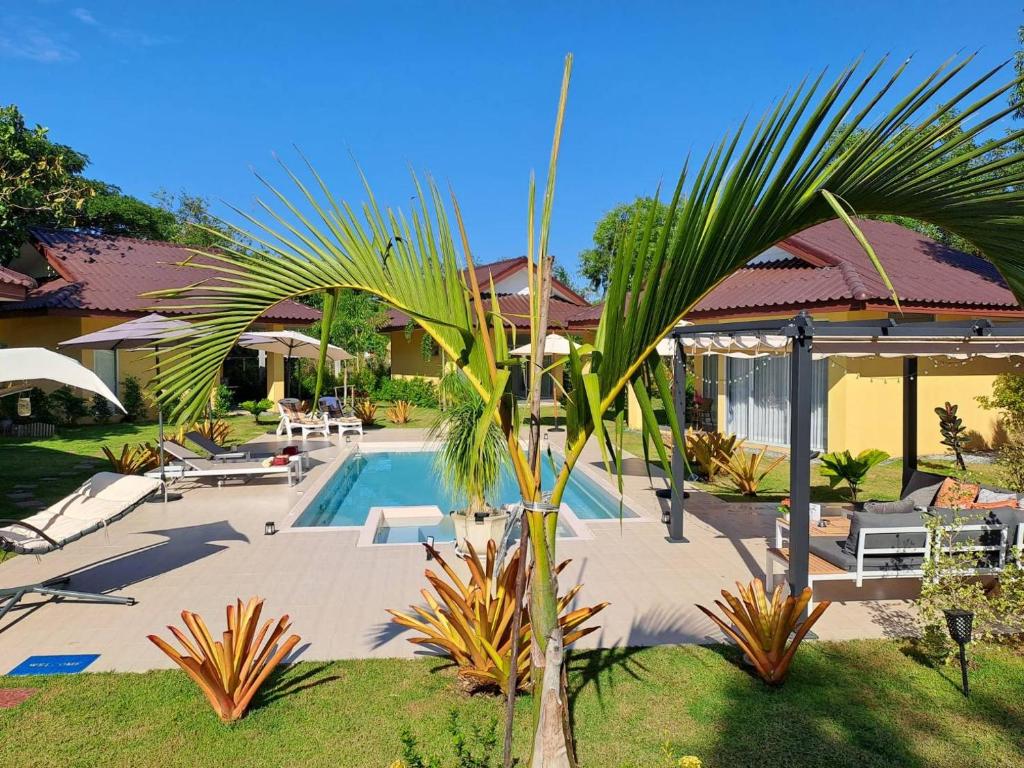 Pool Villa, Resort, Mae Ramphueng Beach, Ban Phe, Rayong, Residence M Thailand photo 4