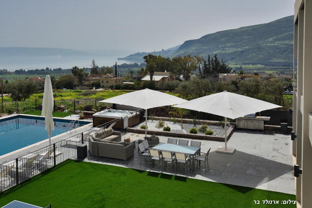 Villa J photo 2